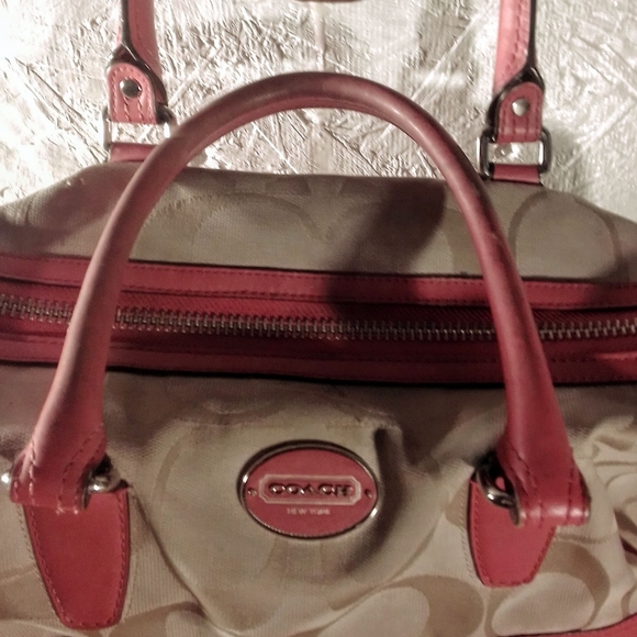 Coach Handbag - Picture 3 of 10